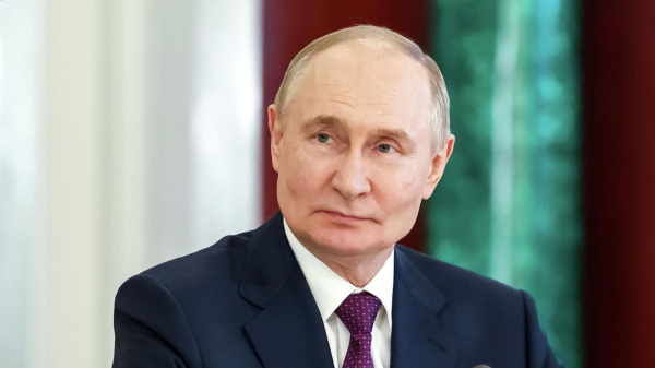 Путин поручил изучить эффективность региональных программ повышения рождаемости