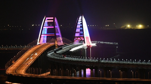 На Крымском мосту у Крымского моста скопилось более 700 транспортных средств