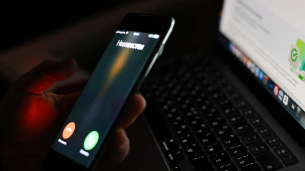 Мошенники стали обманывать россиян, предлагая переезд в другую страну