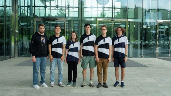 Путин: школьники из РФ достойно представили отечественную школу IT-образования