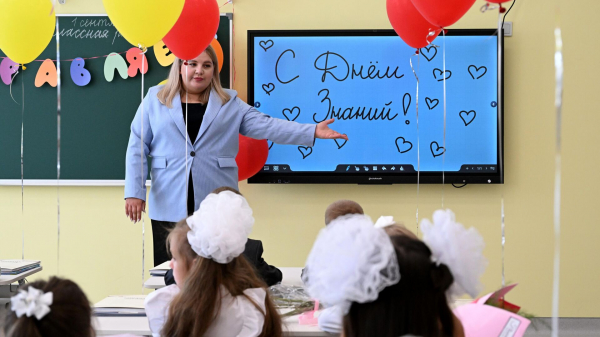 Сухарев рассказал, что школьная форма воспитывает вкус с самого детства