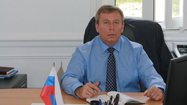 Путин наградил генконсула Оранского орденом "За заслуги перед Отечеством"