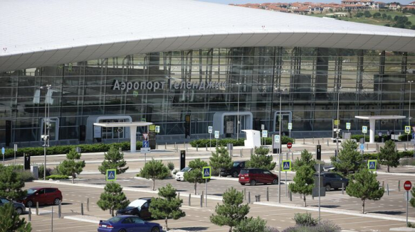 В аэропорту Краснодара заявили об отсутствии распоряжений о возобновлении работы
