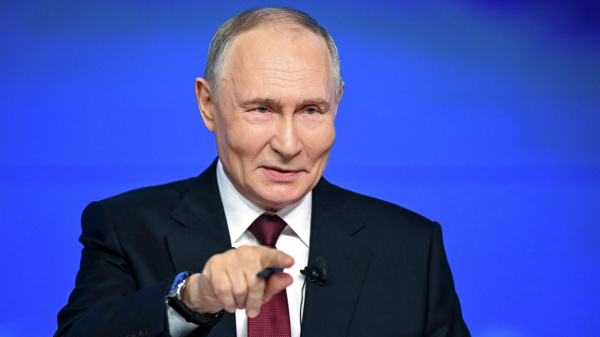 Путин начал общение с волонтерами, работавшими в колл-центре "Итогов года"